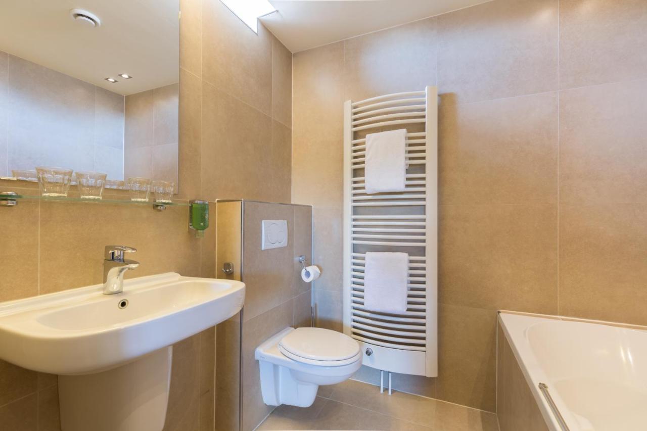 Deluxe Quadruple Room,1323576421:JPEG